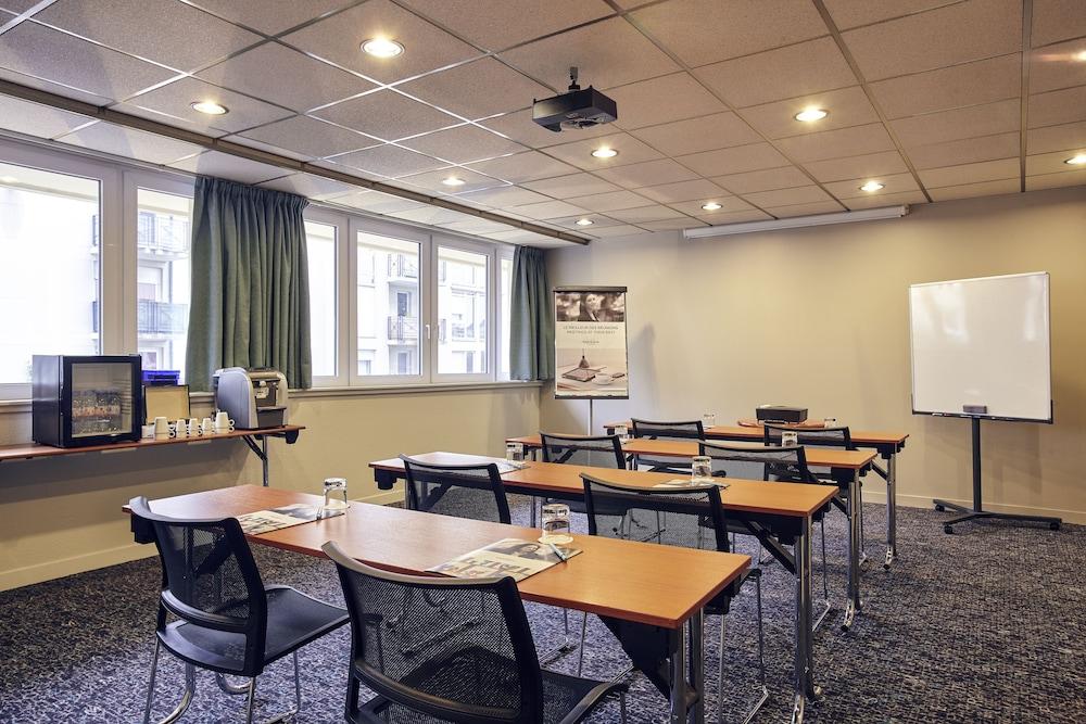 Mercure Marne-la-vallée St Georges Hotel 4*